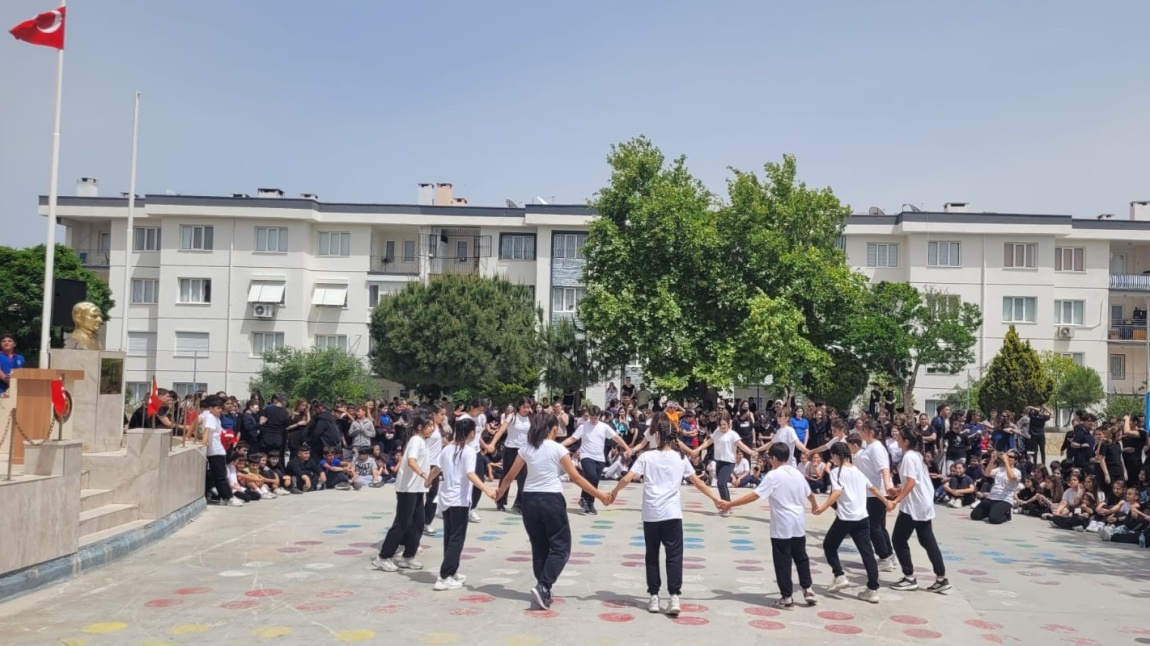 19 Mayıs Atatürk'ü Anma, Gençlik ve Spor Bayramı ve Gençlik Haftası Kutlamalarımız